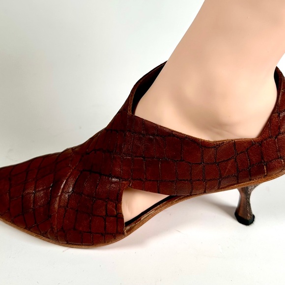 Cydwoq Vintage Kitten Heel Ankle Boots - Picture 10 of 13